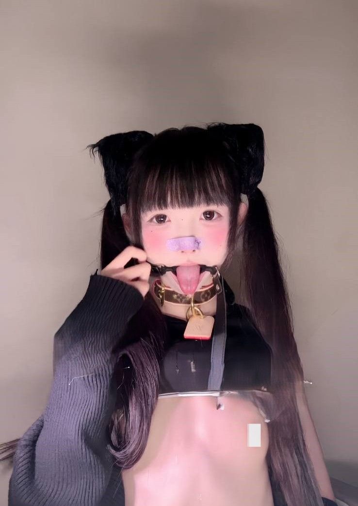 高颜值萝莉母狗【小咩女儿】付费视图