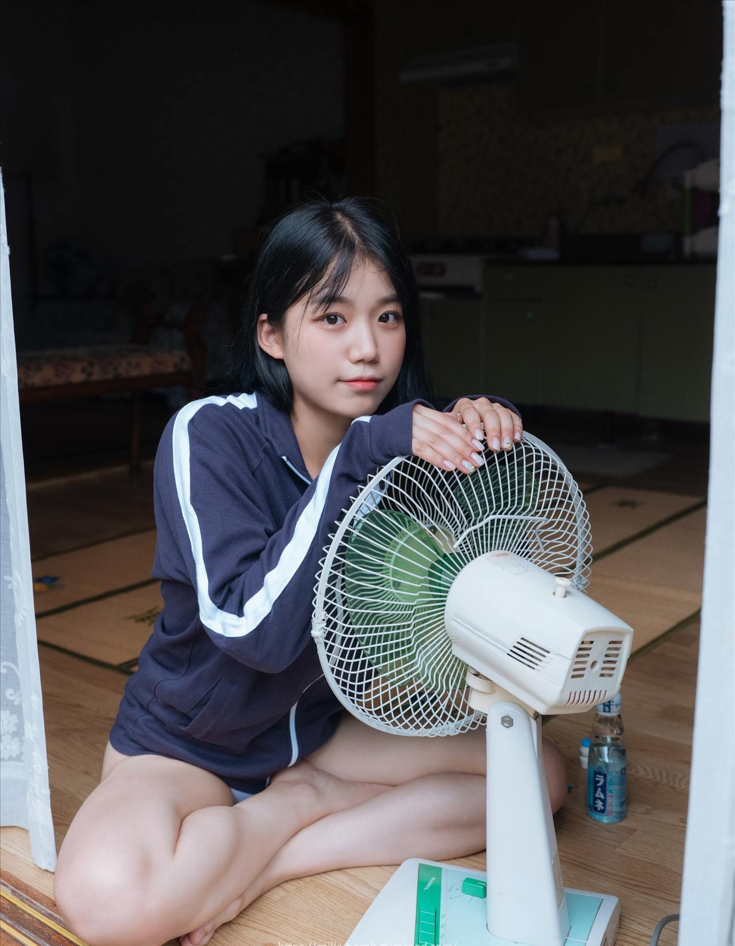 [MilkyBomb] Yui - Vol.2 Tracksuit