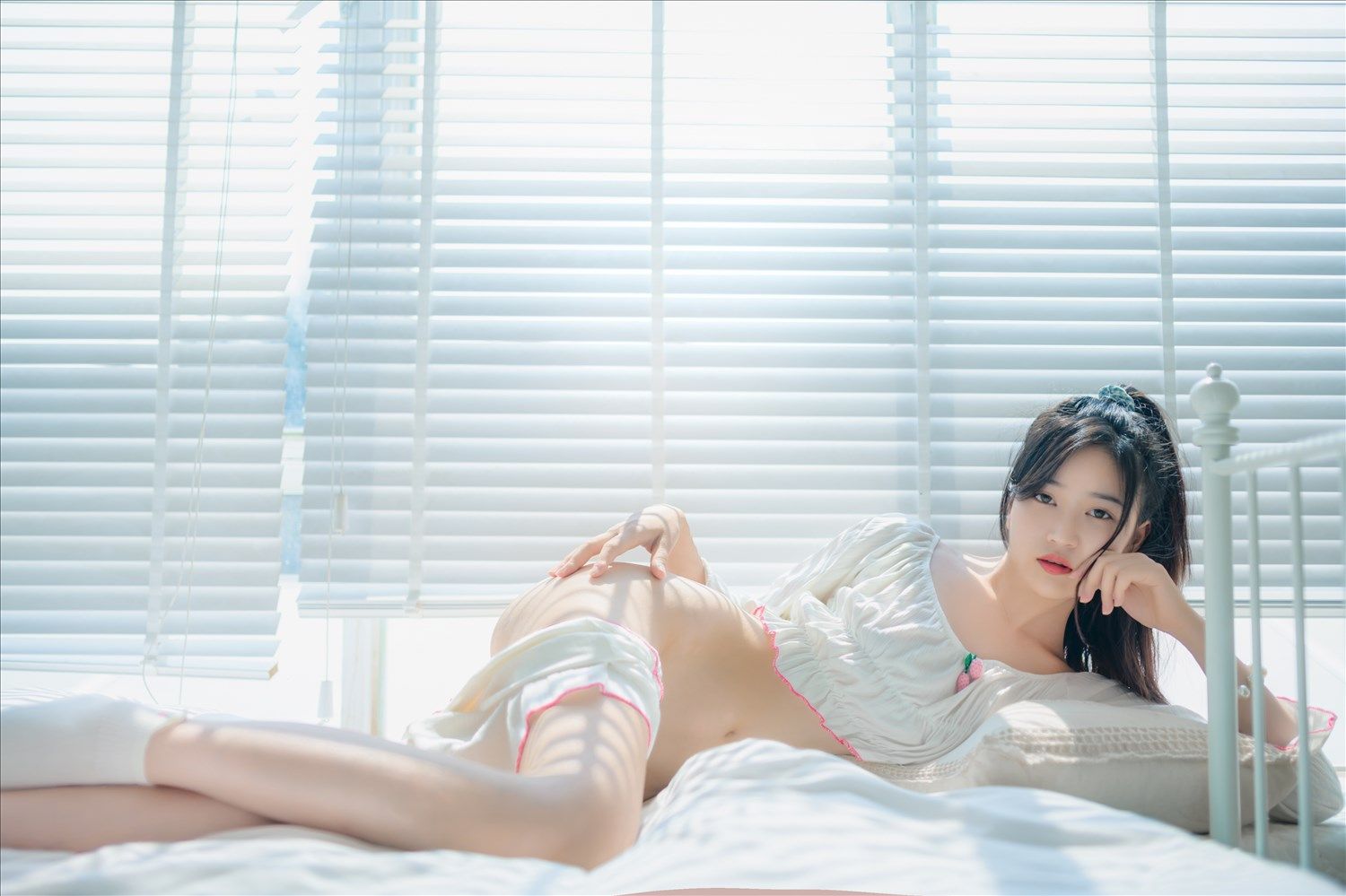 年年 - 爱吃棒棒糖的少女
