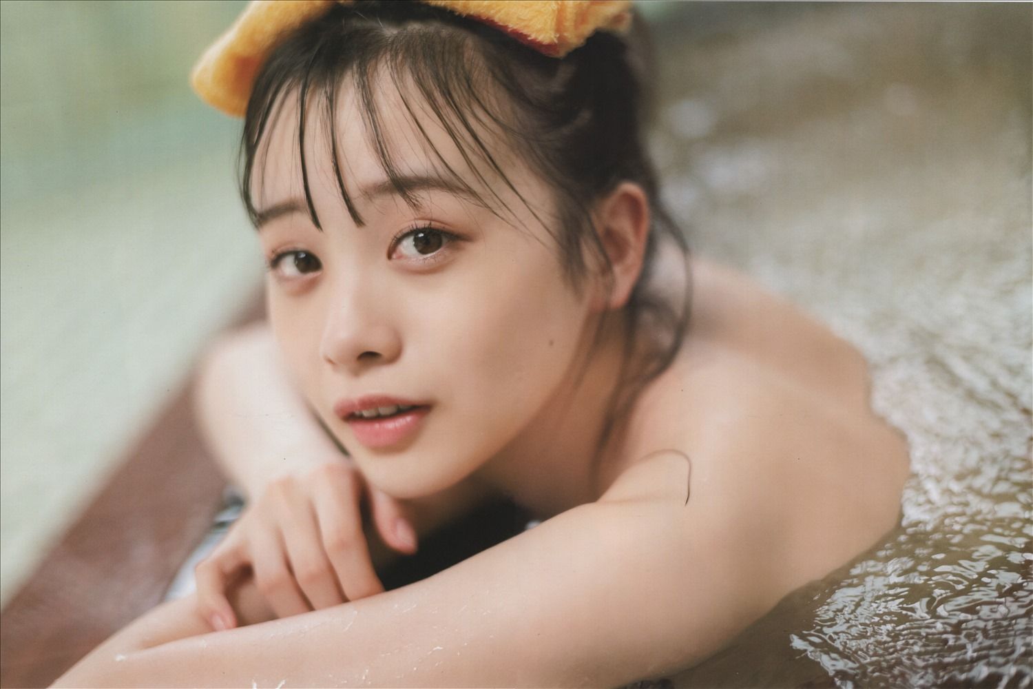 横山結衣1st写真集 未熟な光