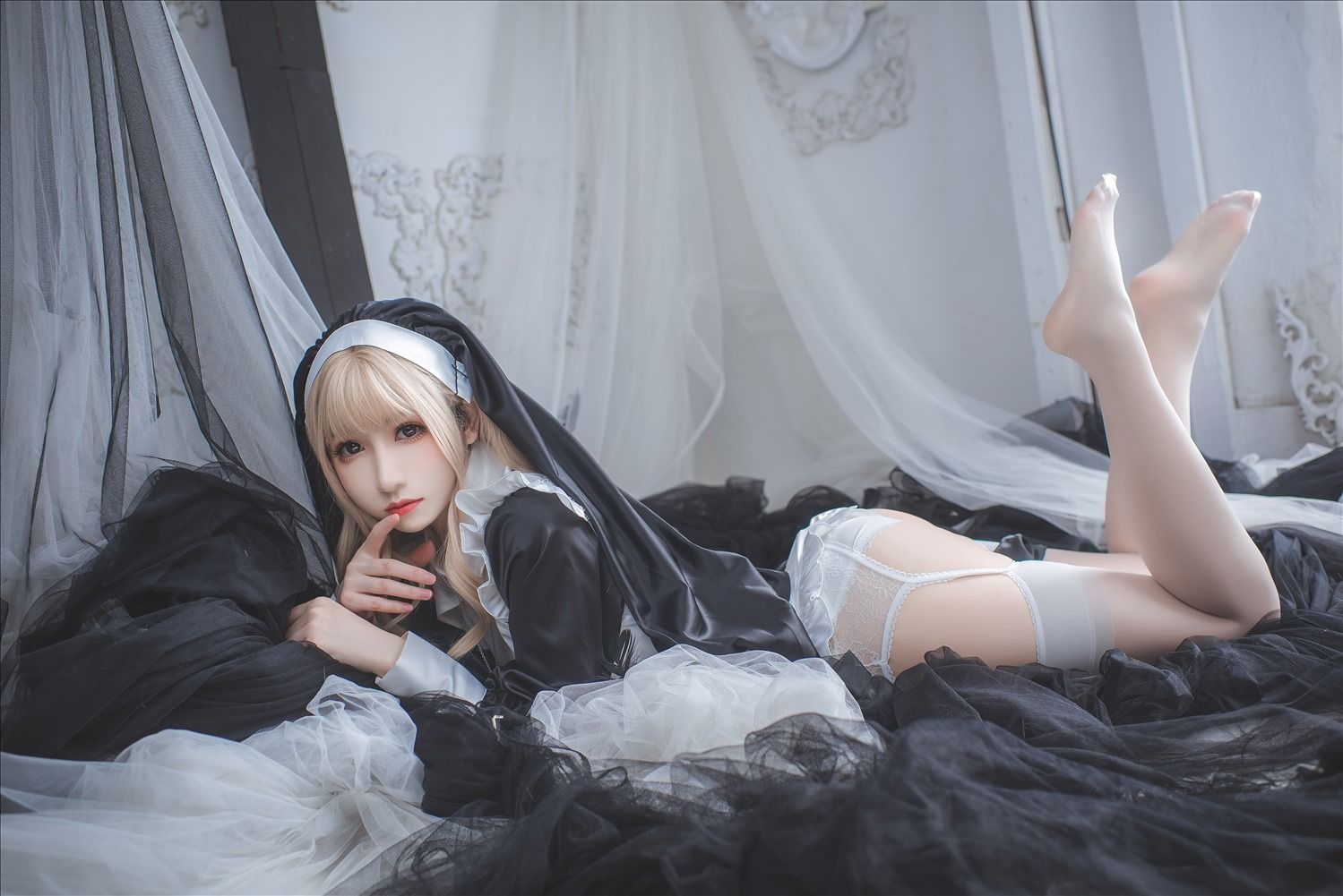 衣衣 - 修女