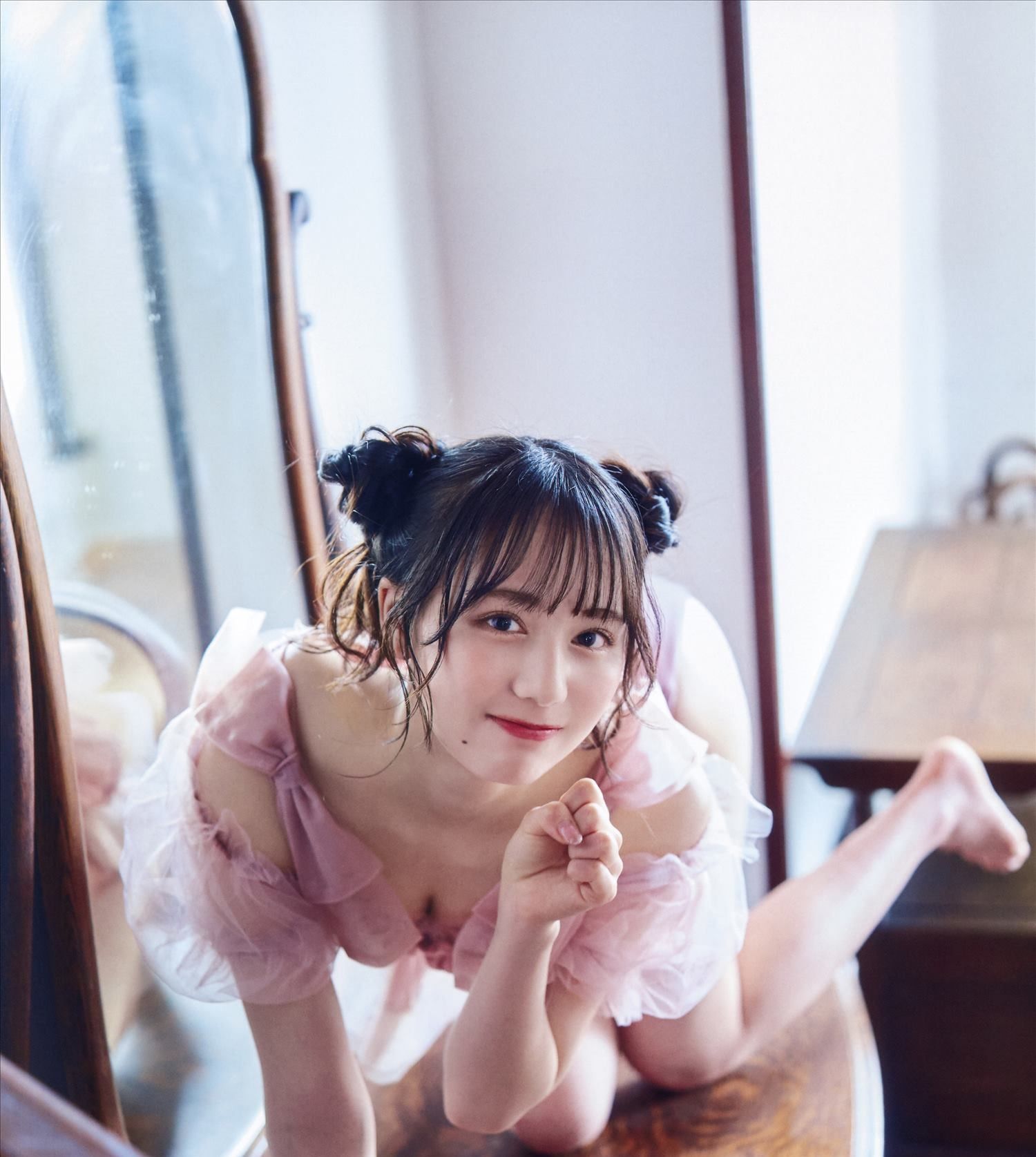 麻丘真央 1st写真集 『 光の鏡 』