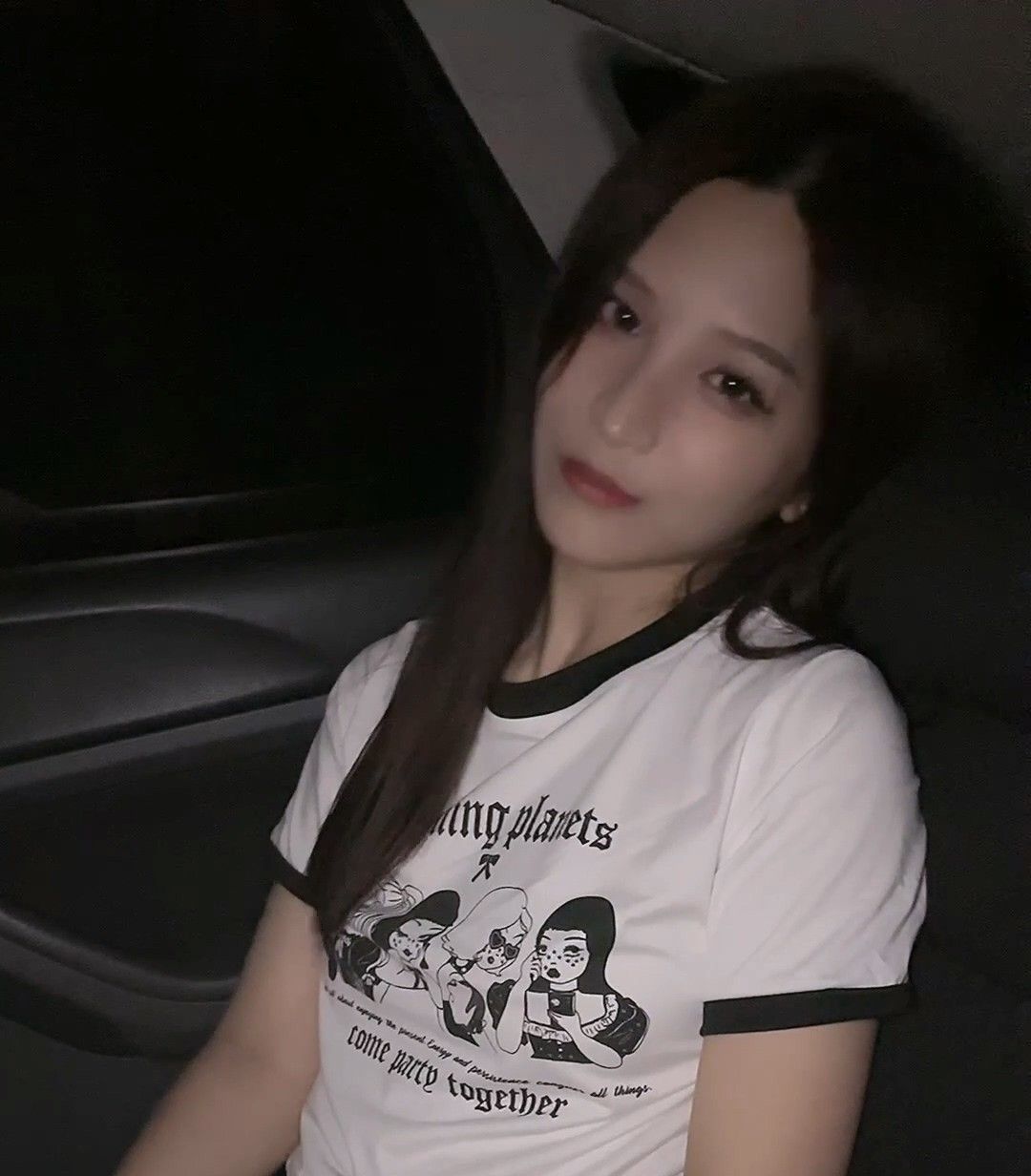 推特御姐模特Ashisyourlove性爱私拍