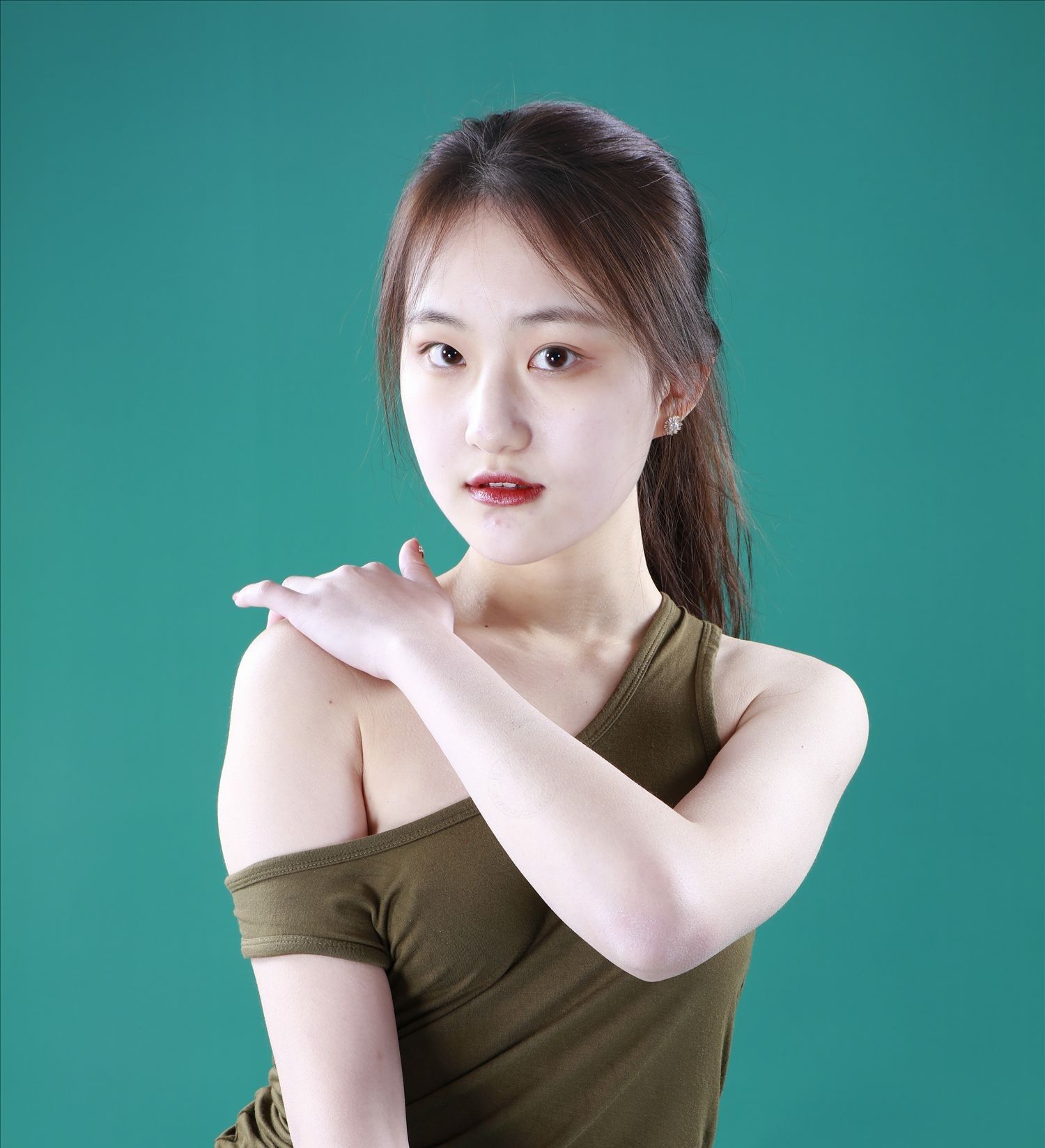 国模小艺2022.05.01大尺度私拍